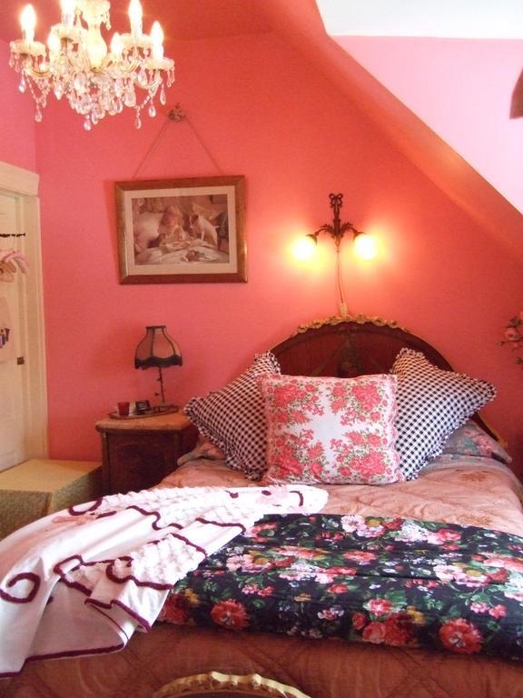 Enchanted Nights Bed & Bath Kittery Room photo