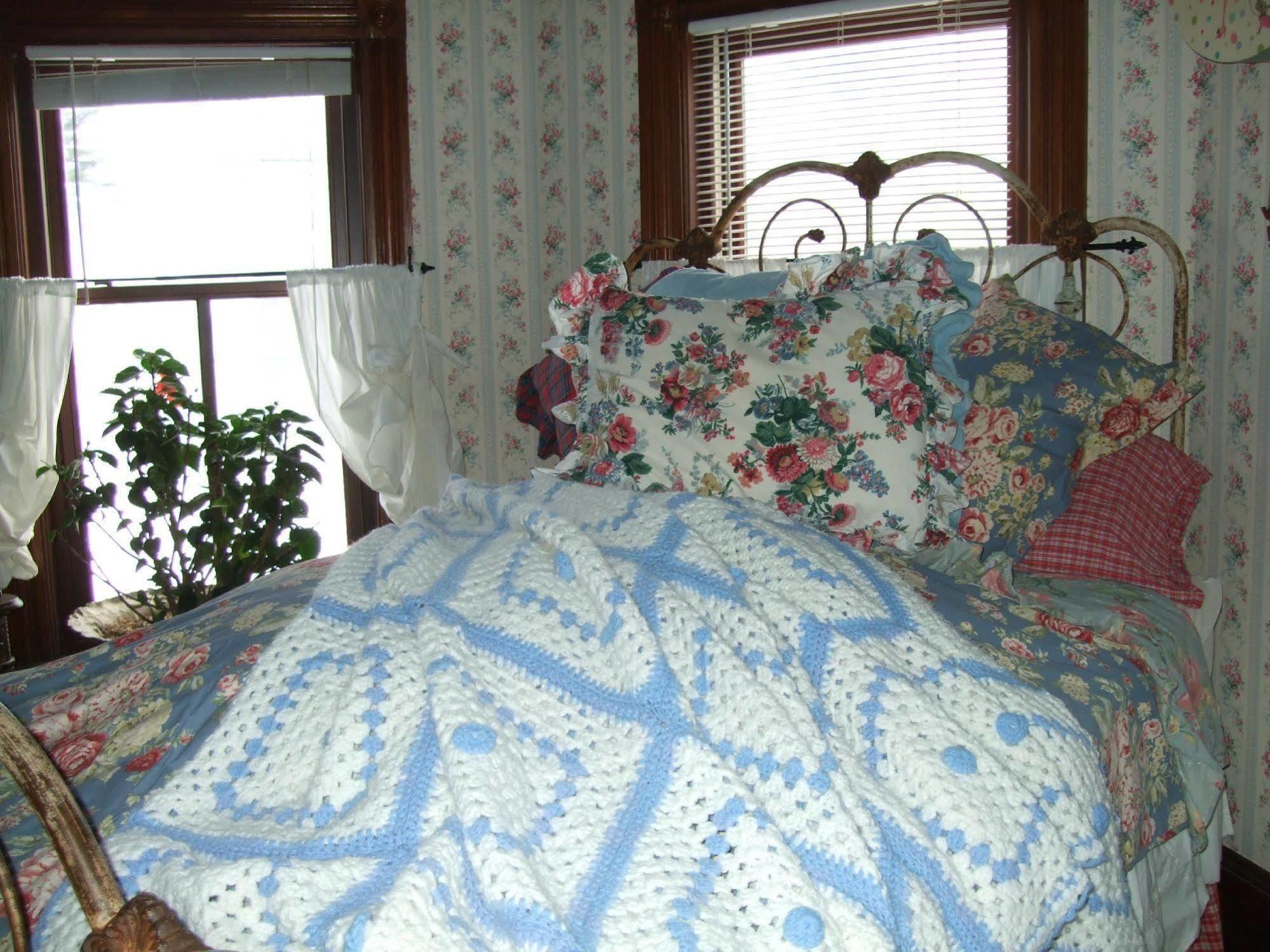 Enchanted Nights Bed & Bath Kittery Exterior photo