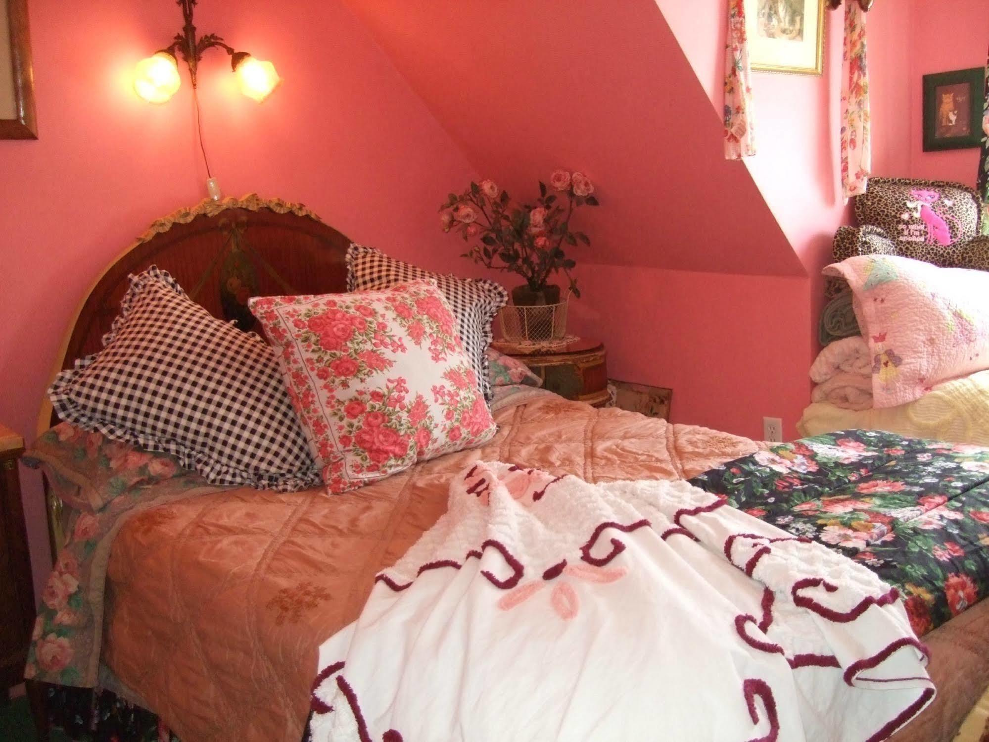 Enchanted Nights Bed & Bath Kittery Exterior photo