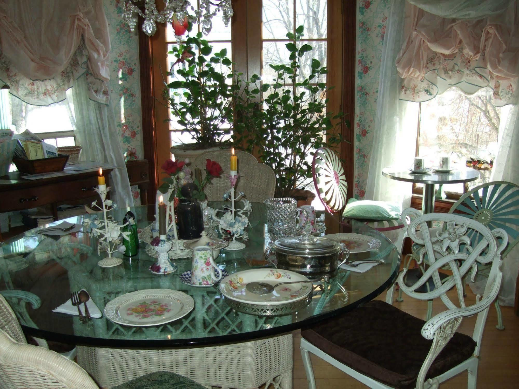 Enchanted Nights Bed & Bath Kittery Exterior photo